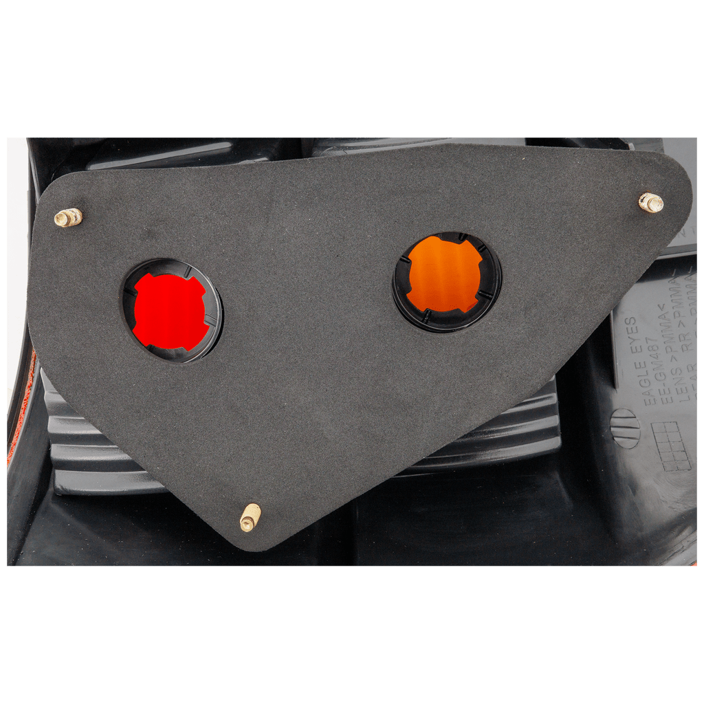 VIBE 03-08 TAIL LAMP RH, Lens and Housing