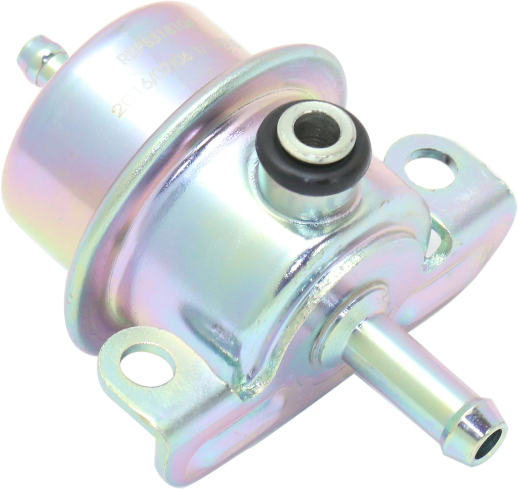 3-SERIES 84-93 / 940 91-95 / SCOUPE 93-95 FUEL PRESSURE REGULATOR, Straight Nipple Orientation