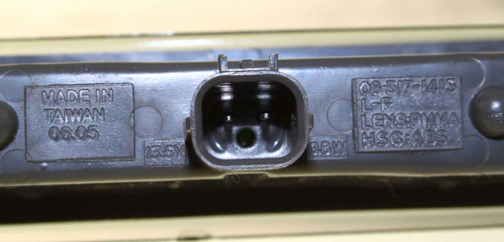 TL 04-08 FRONT SIDE MARKER LAMP RH, Assembly