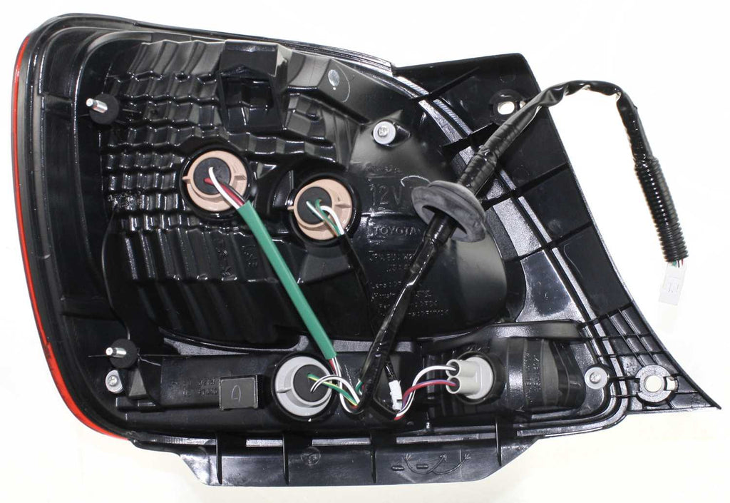 GS300 01-05 TAIL LAMP RH, Outer, Assembly