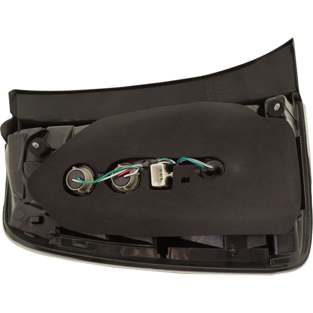 PRIUS 04-05 TAIL LAMP RH, Assembly - CAPA