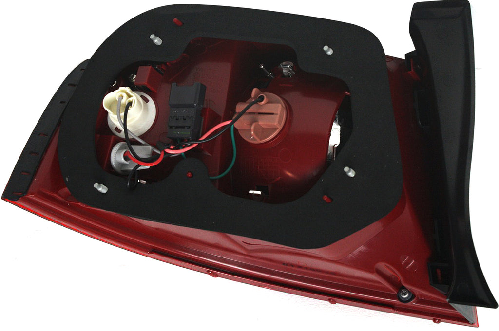OPTIMA 03-06 TAIL LAMP RH, Outer, Assembly