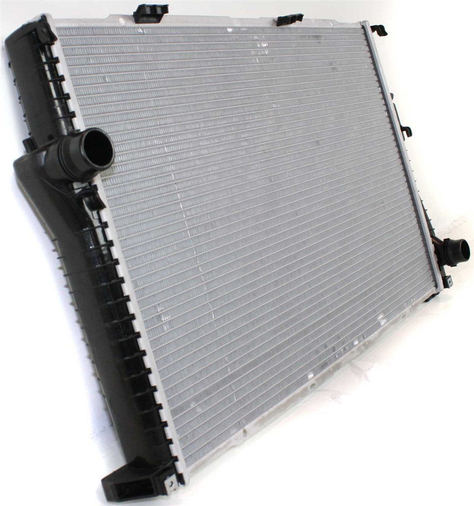 540I 99-03/740I 99-01 RADIATOR, 8 Cyl