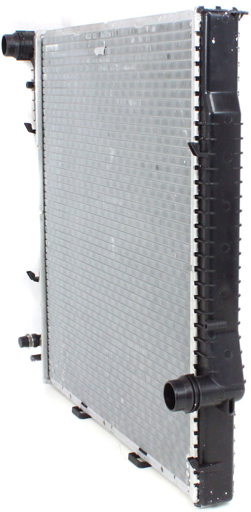 X5 00-06 RADIATOR, 8 Cyl