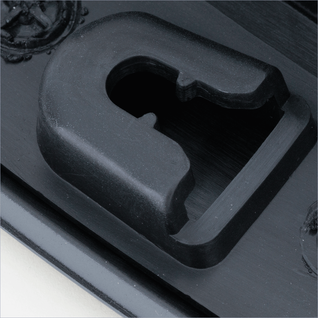 X1 17-22 REAR WHEEL OPENING MOLDING RH, w/ M Package
