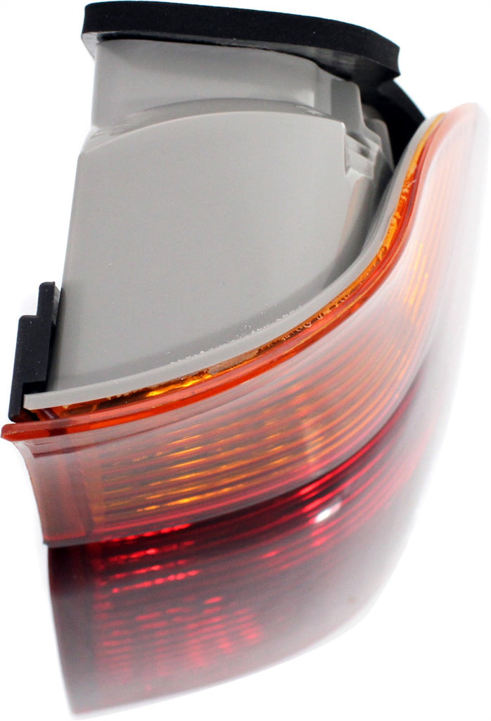 X5 04-06 TAIL LAMP RH, Outer, Assembly, w/ Yellow Turn Indicator