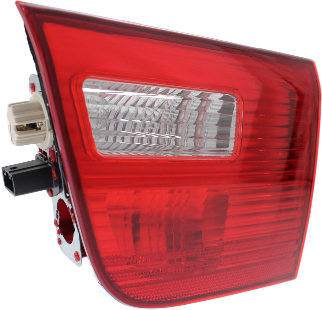 X5 04-06 TAIL LAMP RH, Inner, Assembly