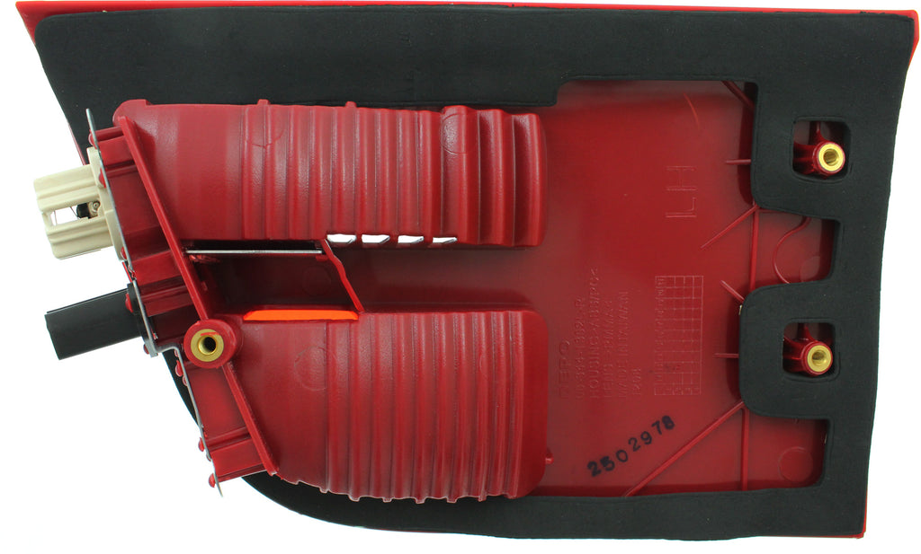 X5 04-06 TAIL LAMP LH, Inner, Assembly