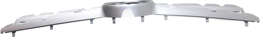 C300 15-18/C400 15-15 GRILLE MOLDING, Center, w/o Luxury/Sport Package, w/ Camera Hole and Distronic Cruise Control, Sedan
