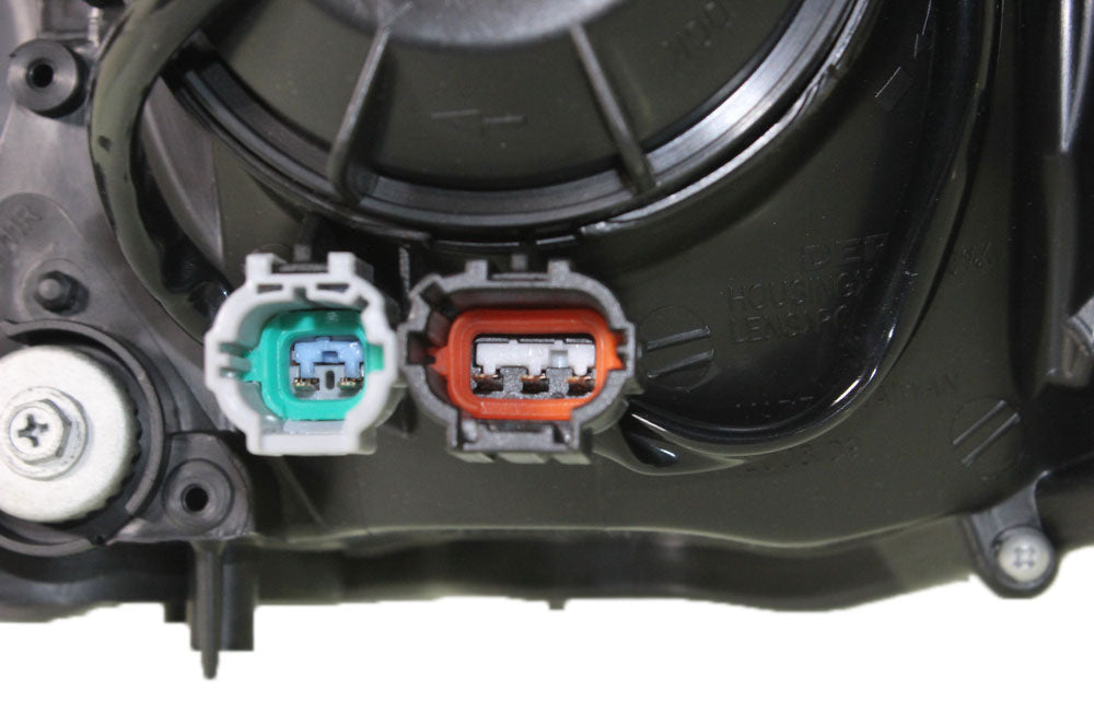 IMPREZA 05-05 HEAD LAMP RH, Assembly, Halogen, Black Interior