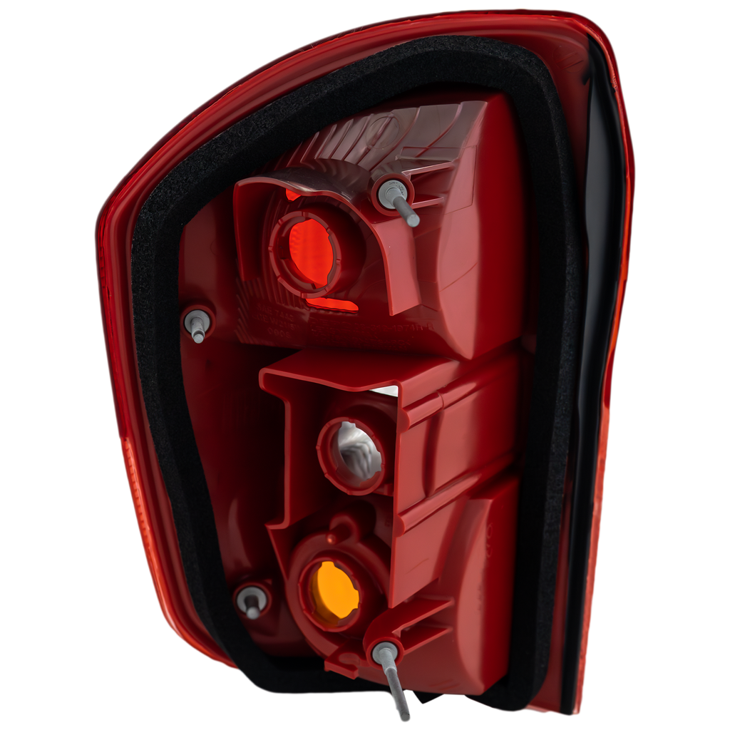 RAV4 01-03 TAIL LAMP RH, Lens and Housing