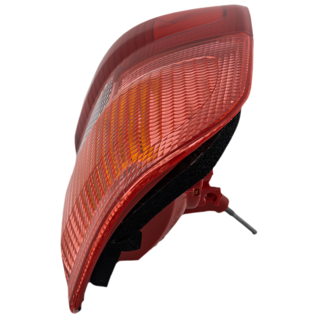 RAV4 01-03 TAIL LAMP RH, Lens and Housing