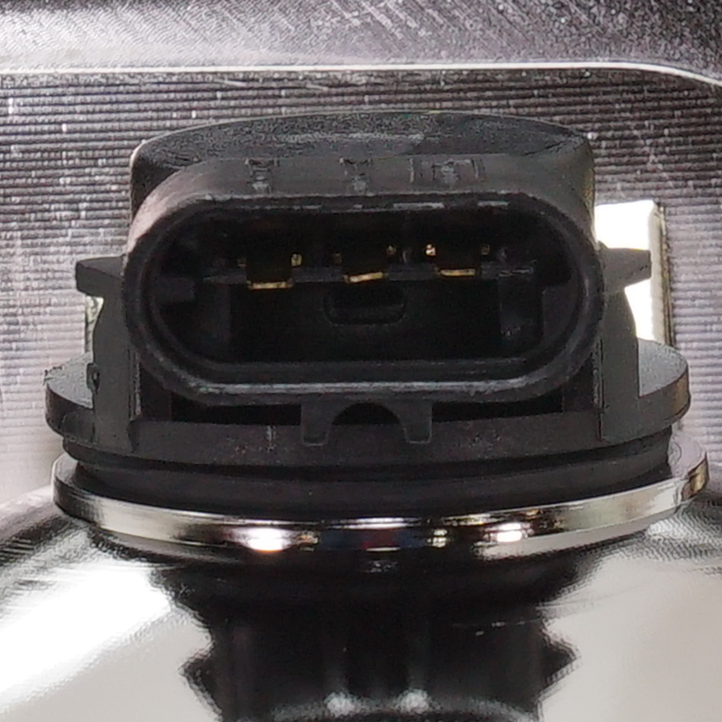 F650/F750 00-15 HEAD LAMP BEZEL RH, Chrome, w/ Parking Light