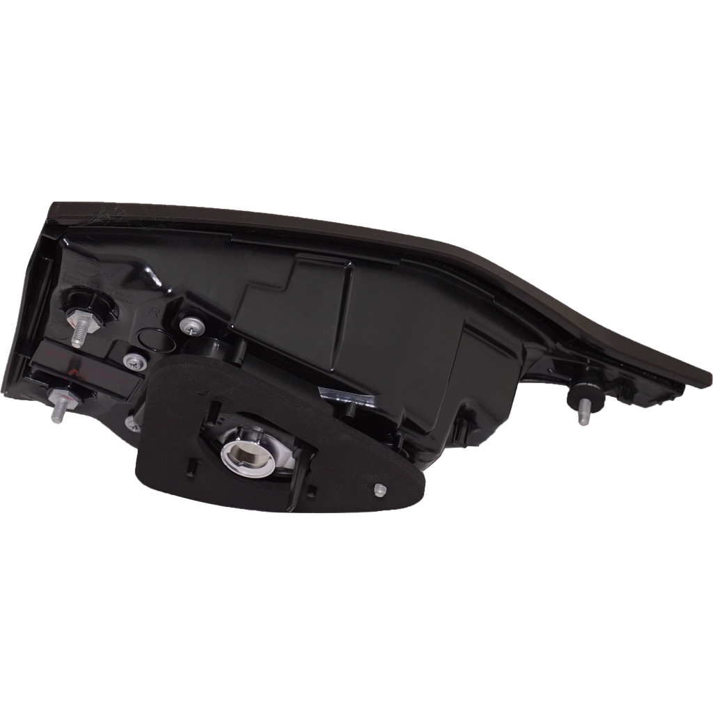 COROLLA 20-22 TAIL LAMP RH, Inner, Lens and Housing, Halogen, XLE/XSE Models, Sedan - CAPA
