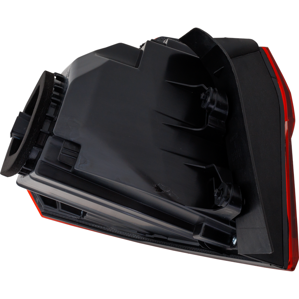 PASSAT 16-17 TAIL LAMP RH, Outer, Halogen, Assembly