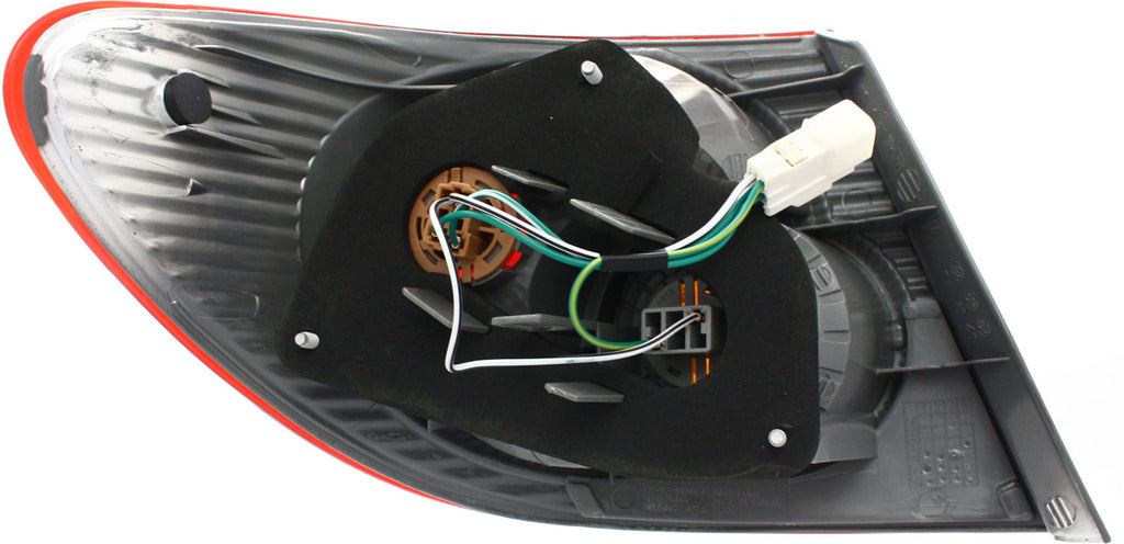 COROLLA 03-04 TAIL LAMP RH, Outer, Assembly