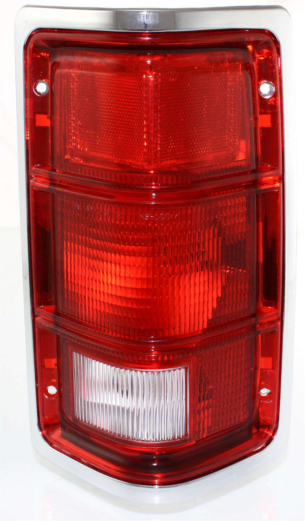 DAKOTA 87-96 TAIL LAMP RH, Lens and Housing, w/ Chrme Outer Trim, w/o Chrme Inner Stripes